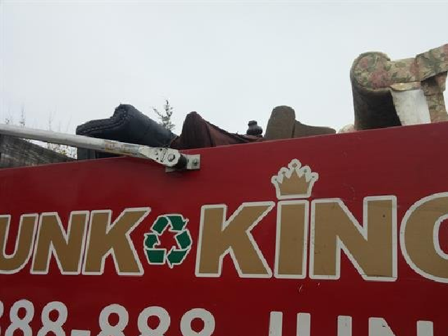 Junk-in-Numbers-Bulk-Item-Pickup-in-South-San-Francisco